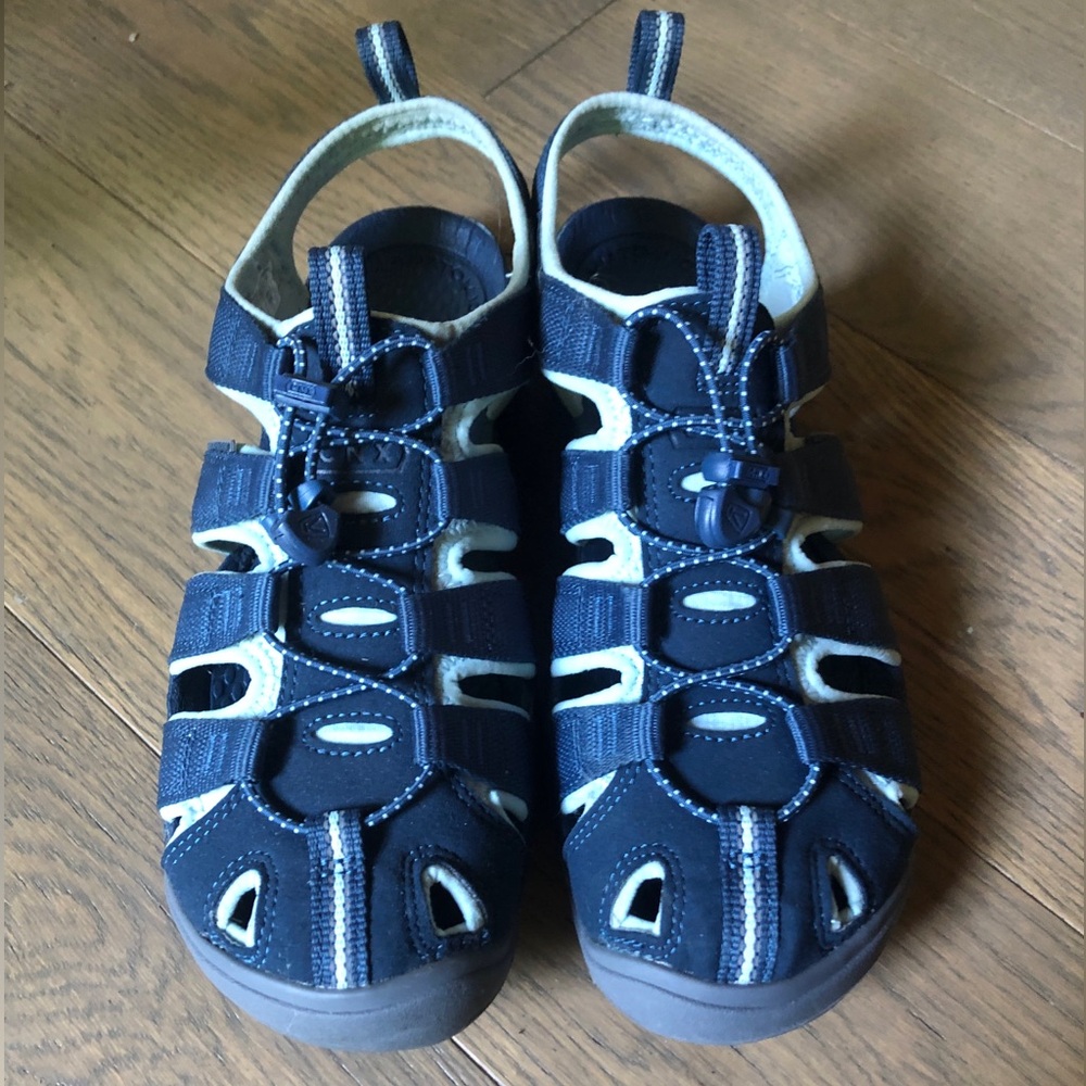 Keen sandals blue size 9us